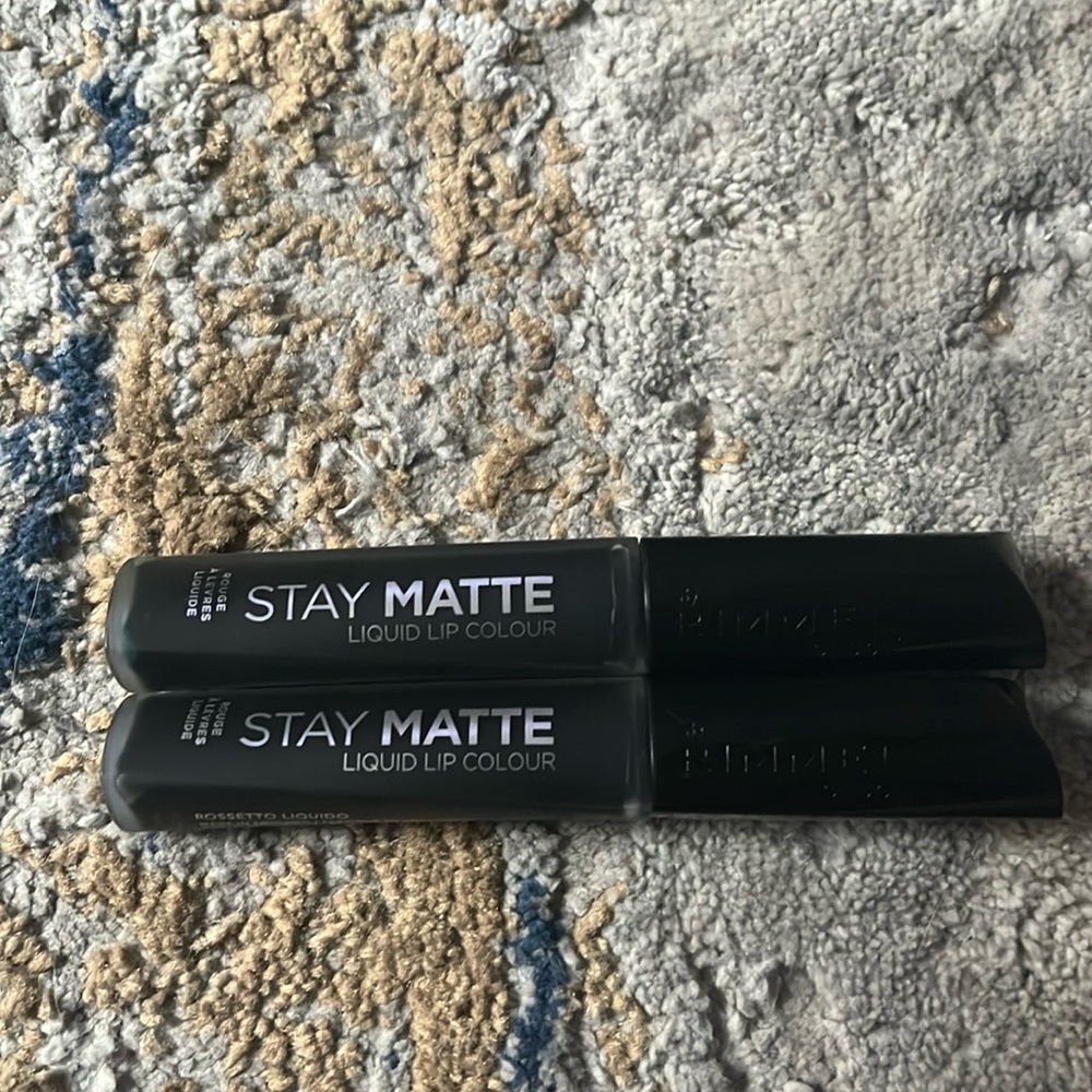 NWT Stay Matte Liquid Lipstick 840 Pitch Black